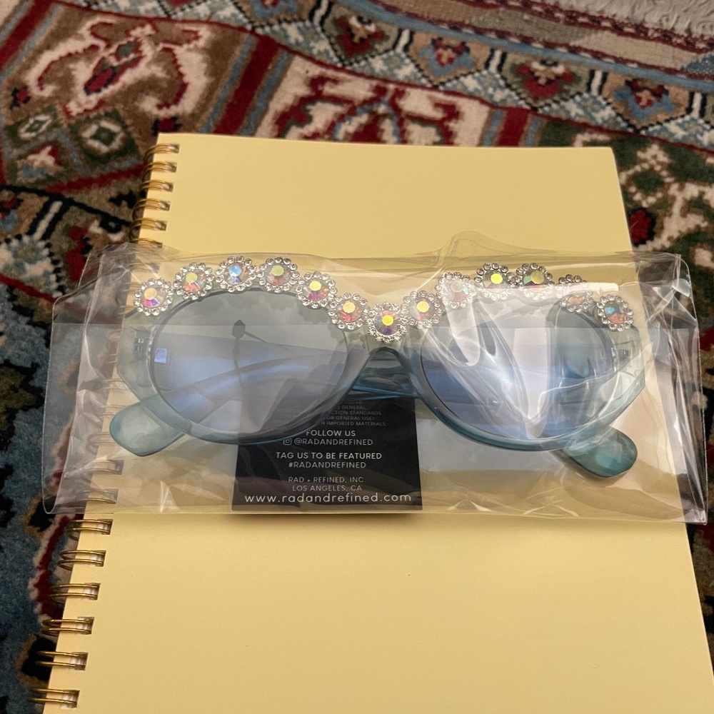 Rad and Refined Sunglasses (Taylor Swift)